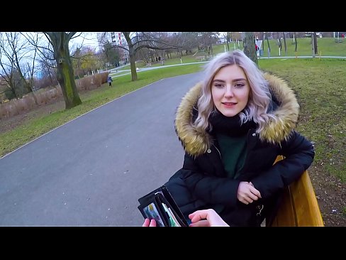 ❤️ Sluk 'n vreemdeling se warm kom vir geld - blowjob in the park deur Eva Elfie ❤ Superseks by ons